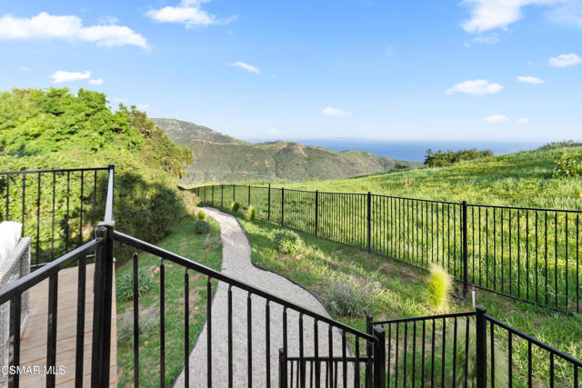 26200 Lockwood Road, Malibu CA: https://media.crmls.org/mediaz/42105b30-63c2-42a0-ad58-c67ba50b14b8.jpg