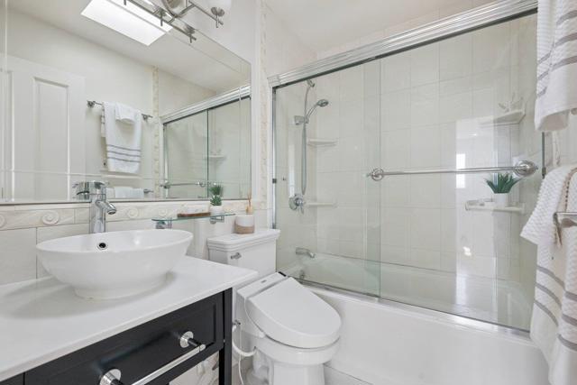 170 Beachview Avenue, Pacifica CA: https://media.crmls.org/mediaz/42107504-3510-4b99-8b1a-22cfbe2bd7b0.jpg