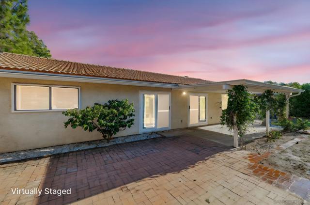 10506 Moon View Way, Escondido CA: https://media.crmls.org/mediaz/42107d8e-fc75-4c47-a095-f954e462f8b6.jpg