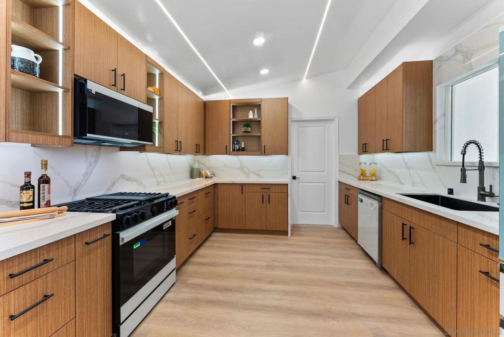 2729 Gobat Avenue - photo 8