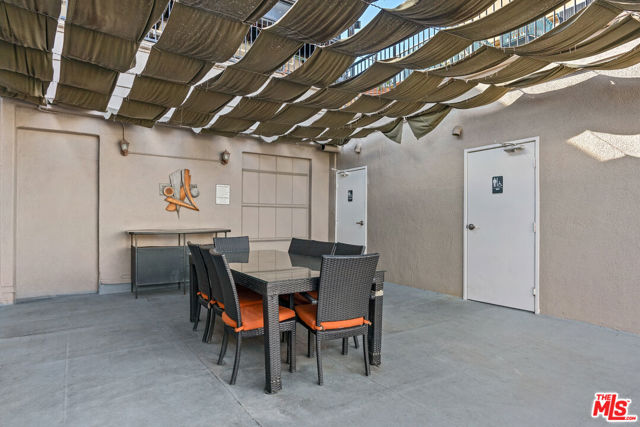 312 W 5th Street, Los Angeles CA: https://media.crmls.org/mediaz/421257dd-bf66-40ad-9a60-b3ff8a592845.jpg