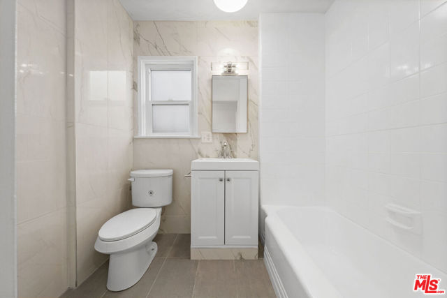 11347 CASHMERE Street, Los Angeles CA: https://media.crmls.org/mediaz/42136990-a311-4932-8c38-396eeae84c86.jpg