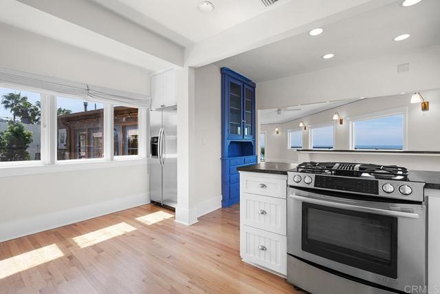 Detail Gallery Image 18 of 67 For 1654 Camino Del Mar Upper,  Del Mar,  CA 92014 - 3 Beds | 3 Baths