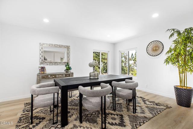 709 Wilson Court, Burbank CA: https://media.crmls.org/mediaz/42137ce5-830e-4579-9baa-7b342fcc8163.jpg