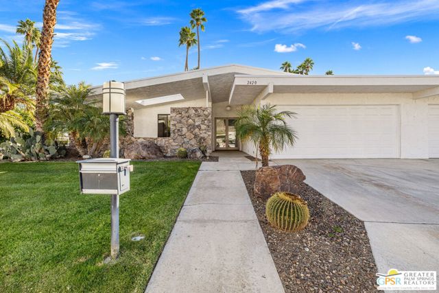 2420 Paseo Del Rey, Palm Springs CA: https://media.crmls.org/mediaz/4213b2fe-b325-46de-a388-1e90805df24d.jpg