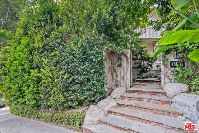 1231 Hilldale Avenue, Los Angeles CA: https://media.crmls.org/mediaz/421459e1-6241-41ea-bf42-8ca27593d3e5.jpg