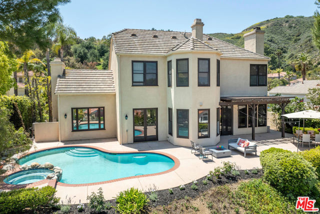 3458 Malaga Court, Calabasas CA: https://media.crmls.org/mediaz/4214dd63-2a86-4652-91ea-4bc4a82a3dea.jpg