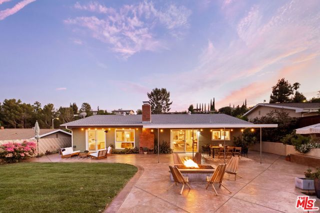 23699 Sandalwood Street, West Hills CA: https://media.crmls.org/mediaz/4214e53e-890c-4a91-b9a4-25ed2b46d0b3.jpg