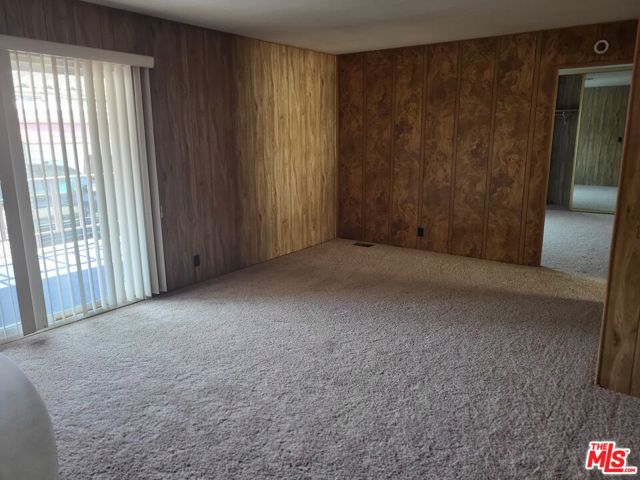 Image 4 of 14 For 2601 Victoria Street 376