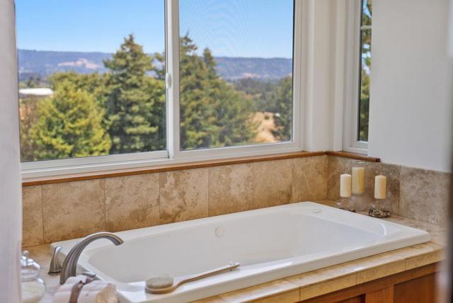 350 Windsong Way, Watsonville CA: https://media.crmls.org/mediaz/4215ff99-22ab-4352-ac10-4e1f6a5103fb.jpg