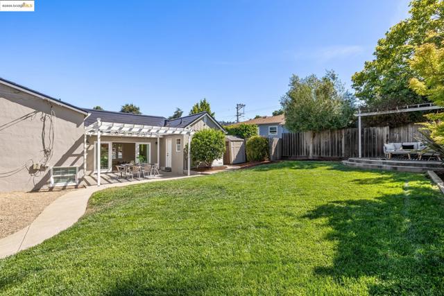 4701 Kaphan Ave, Oakland CA: https://media.crmls.org/mediaz/42166bf8-a4be-4789-a89c-490a7c37b325.jpg