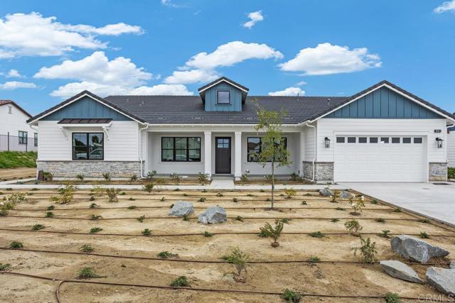 1216 Stonemark Place, Vista CA: https://media.crmls.org/mediaz/421734af-535b-4c71-a909-eb4718500afb.jpg