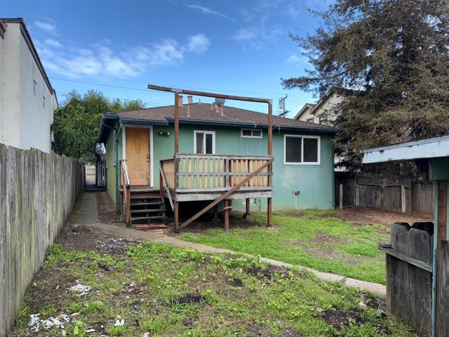 421 Garden Avenue, Monterey CA: https://media.crmls.org/mediaz/421738ed-25b0-40f3-9c5e-6d817eea271d.jpg
