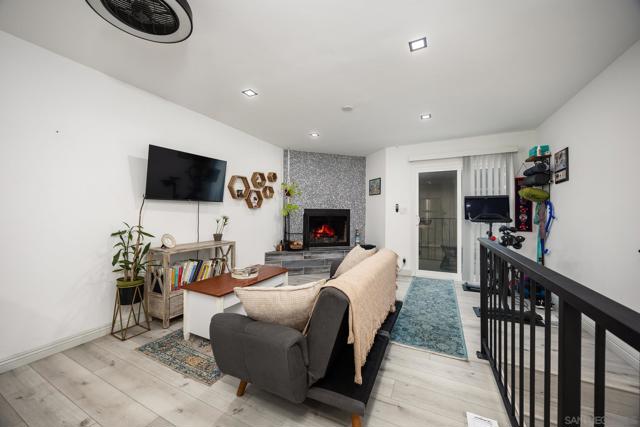 4380 Temecula St, San Diego CA: https://media.crmls.org/mediaz/42177773-9658-4ec6-97f7-1f14f335b5f2.jpg