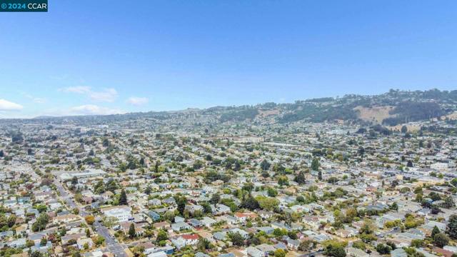 Image 37 of 41 For 2815 San Luis St