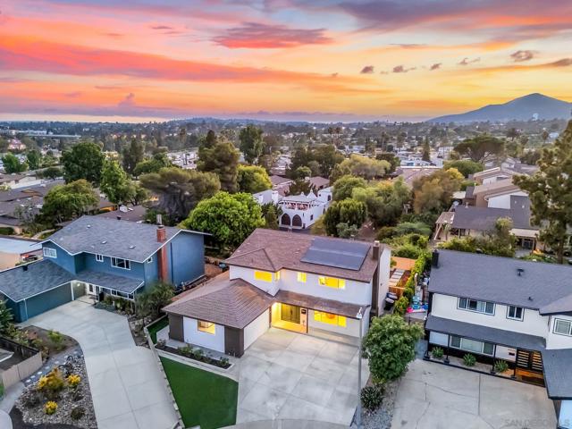 9401 Broadmoor Pl, La Mesa CA: https://media.crmls.org/mediaz/42188cf3-129a-463b-b577-a6fb8deff807.jpg