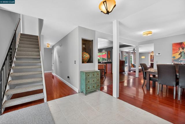 2173 Madrone Dr, Fairfield CA: https://media.crmls.org/mediaz/4218b13c-9790-44f5-b425-ecb4e9dd4b2b.jpg