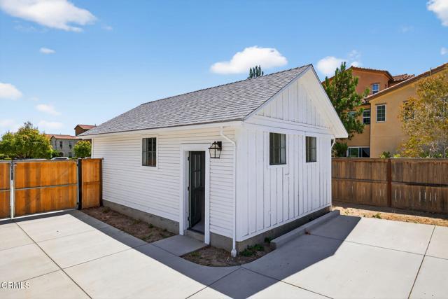 181 197 Klamath Street, Ventura CA: https://media.crmls.org/mediaz/4219449b-7a1c-44b3-a2fe-e0cea5a000c3.jpg