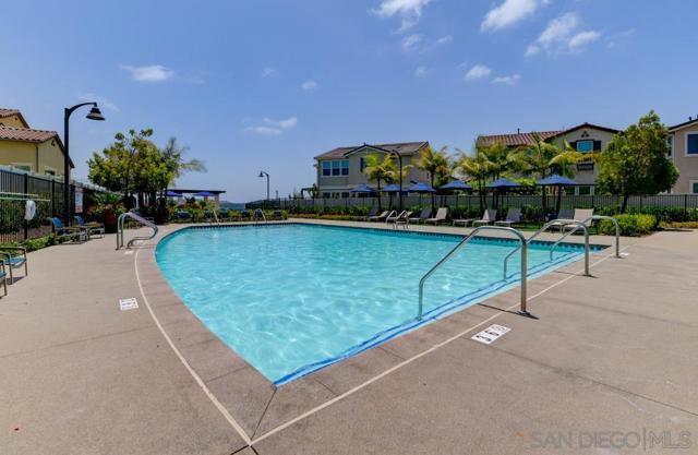 6698 Spartina Ct, Carlsbad CA: https://media.crmls.org/mediaz/4219fe3f-9620-446a-b3cc-f3681ad6df14.jpg