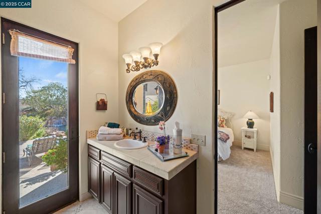 633 Kalthoff Cmn, Livermore CA: https://media.crmls.org/mediaz/421b2e90-6750-4870-9b4e-0e076a774570.jpg