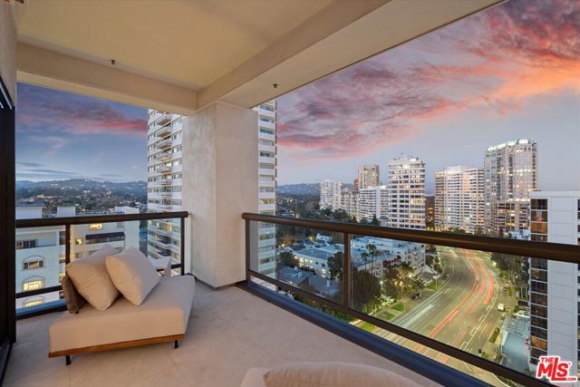 10724 Wilshire Boulevard, Los Angeles CA: https://media.crmls.org/mediaz/421c0864-fc9b-4977-b4d9-ea677ab9a2b3.jpg