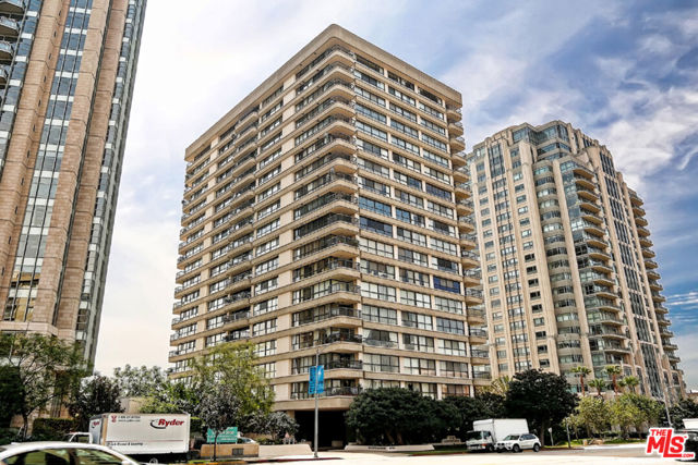 10790 Wilshire Boulevard, Los Angeles CA: https://media.crmls.org/mediaz/421cf891-ed57-44a1-becb-634a9af7c91f.jpg