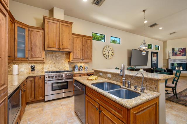 24-web-or-mls-DFSandy_OPMG_0725_024