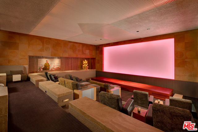 470 Layton Way, Los Angeles CA: https://media.crmls.org/mediaz/421de228-777e-46bc-b1f9-1e31ea31c2e0.jpg