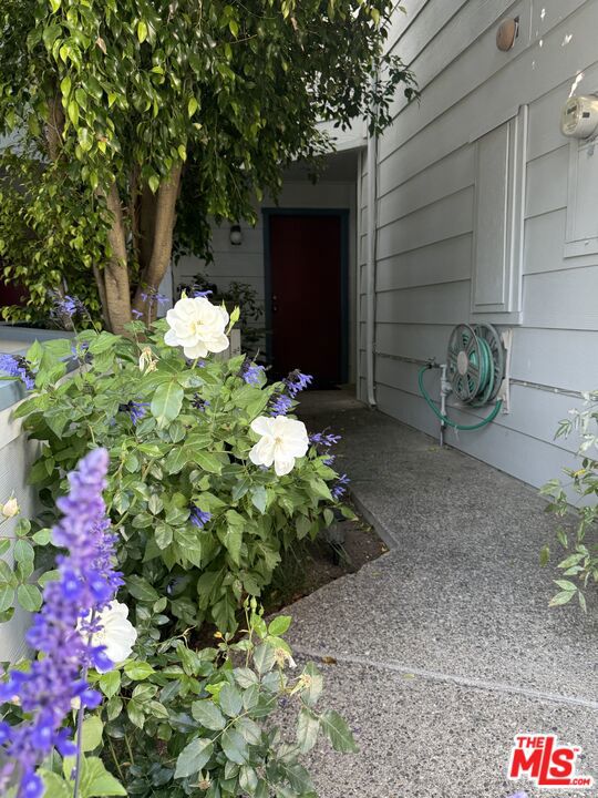2220 Exposition Drive, San Luis Obispo CA: https://media.crmls.org/mediaz/421df89b-8130-496b-89d5-65903d7ced1c.jpg