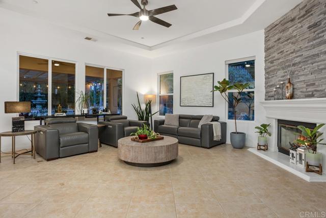 2409 Andersen Lane, Vista CA: https://media.crmls.org/mediaz/421f8b7b-fe57-4fdc-8fc8-974ac206654d.jpg