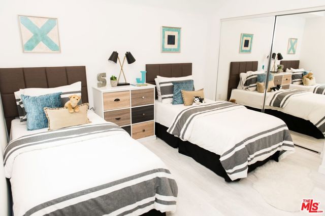 Drew Fenton | 625 S BARRINGTON Avenue Los Angeles CA | MLS: 7528204