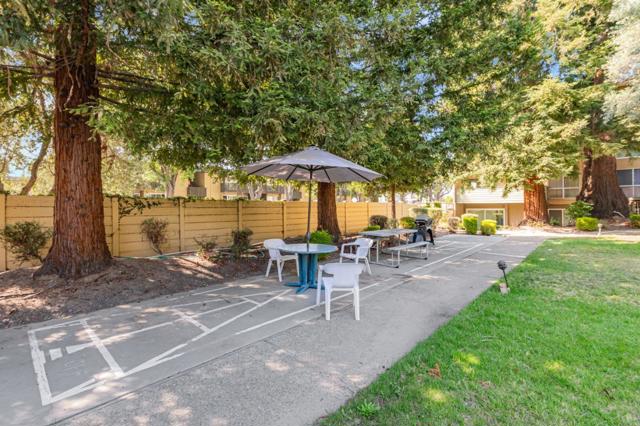 1031 Crestview Drive, Mountain View CA: https://media.crmls.org/mediaz/421fbbab-9124-4065-bca0-f56278202109.jpg