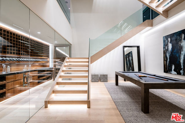 642 Perugia Way, Los Angeles CA: https://media.crmls.org/mediaz/421fc0ec-9e24-41d4-bdc6-3fc6f82c5141.jpg