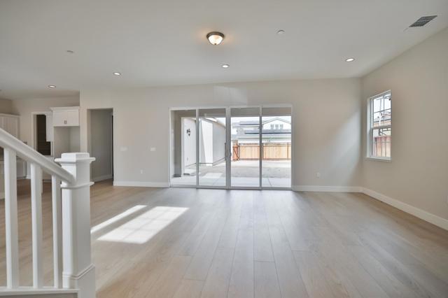 591 Santa Lucia Way, Marina CA: https://media.crmls.org/mediaz/422073ee-e75e-427d-8c5a-20c7d8d3fdaf.jpg