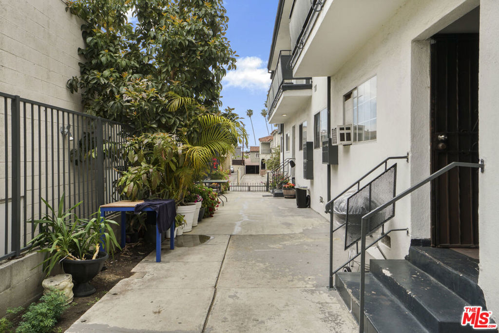 MLS #25534635 img 17