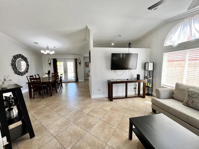 82222 Pinyon Avenue, Indio CA: https://media.crmls.org/mediaz/422115da-1f5f-4d44-8258-bb7cd0ef6437.jpg