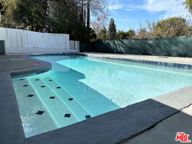22111 Independencia Street, Woodland Hills CA: https://media.crmls.org/mediaz/422134dd-793d-4766-bd8e-689e8561c4dc.jpg