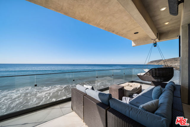 11350 Pacific Coast Highway, Malibu CA: https://media.crmls.org/mediaz/42217c9f-3016-405c-9092-aad28a2c4c57.jpg