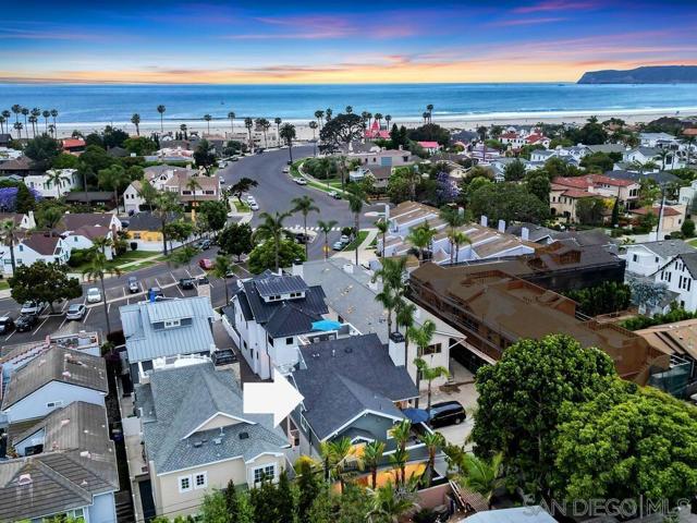 1050 Isabella Ave, Coronado CA: https://media.crmls.org/mediaz/4221dbdd-2239-4f32-9383-e01aea9b45a5.jpg