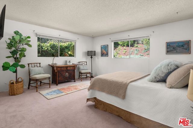 540 Miramonte Drive, Santa Barbara CA: https://media.crmls.org/mediaz/4222c2dc-8058-4916-be9a-845be0354840.jpg