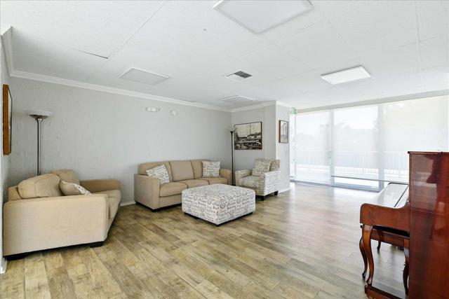 400 Davey Glen Road, Belmont CA: https://media.crmls.org/mediaz/4223811d-b142-4d0b-8e2a-05527e2ff6de.jpg
