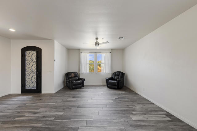 8680 Monument View Drive, Yucca Valley CA: https://media.crmls.org/mediaz/4223efbe-9348-42fb-8167-dd106c2dbc0d.jpg