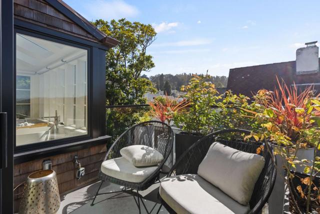 2853 Broderick Street, San Francisco CA: https://media.crmls.org/mediaz/42241141-0263-450b-96b5-43df80f7d6ce.jpg