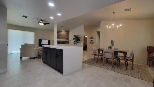 53645 Avenida Mendoza, La Quinta CA: https://media.crmls.org/mediaz/4224bdf8-56d0-4aee-b315-beb7640ba439.jpg