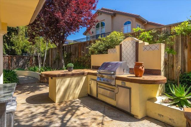 17666 Winding Creek Road, Salinas CA: https://media.crmls.org/mediaz/42253d43-1609-43ad-b5c0-b8e460200bcd.jpg