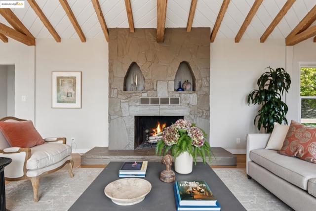 1057 Arlington Blvd, El Cerrito CA: https://media.crmls.org/mediaz/4225d933-9c52-4dfb-a78d-c56dba90a29a.jpg