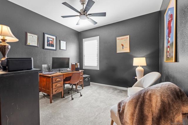 28382 Hopscotch dr,  CA: https://media.crmls.org/mediaz/4225e6ca-999e-46d3-aee8-3cccea44fc27.jpg