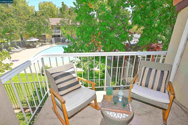 1324 Chateau Cmn, Livermore CA: https://media.crmls.org/mediaz/42260073-8ef6-467e-a120-7fcb3c08b474.jpg