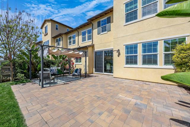 16291 Veridian Cir, San Diego CA: https://media.crmls.org/mediaz/4226268d-2cda-488f-a81f-b1cf8f943381.jpg