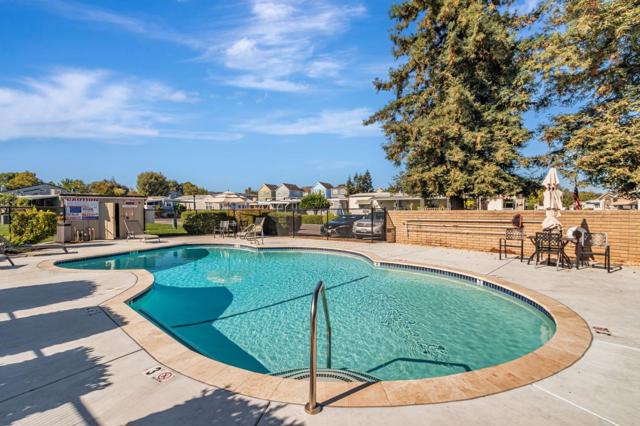 2150 Almaden Rd Road, San Jose CA: https://media.crmls.org/mediaz/4226c48e-5539-45c3-8b00-22991ac85670.jpg